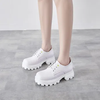 Ženske cipele na platformu AIYUQI Proljeće Nove cipele s trga vrhom u britanskom stilu čipka-up Ženske natikače Bijela trendi cipele za djevojčice