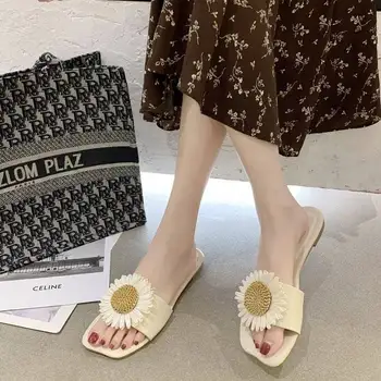 2021 Nove Papuče ravnim cipelama Ženska ljetna odjeća Mala Tratinčica Japanke s mekim dnom Modni plaže sandale Ins