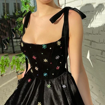 UZN Crno mini-kratko baršunasto haljinu za prom s podesivim бретельками s trga cutaway Večernja haljina 2022 Izvlačenja Večernja haljina Robe de bal